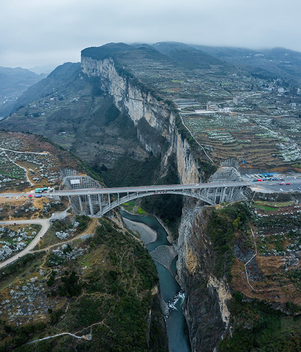 到泸州叙永 看最壮丽的大峡谷、海拔最高的高山湖泊_fororder_鸡鸣三省大峡谷（魏廷华摄影）-(2)
