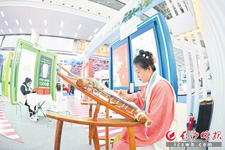 2023长沙国际名品博览会开幕 五大展区汇聚国内外名品_fororder_2