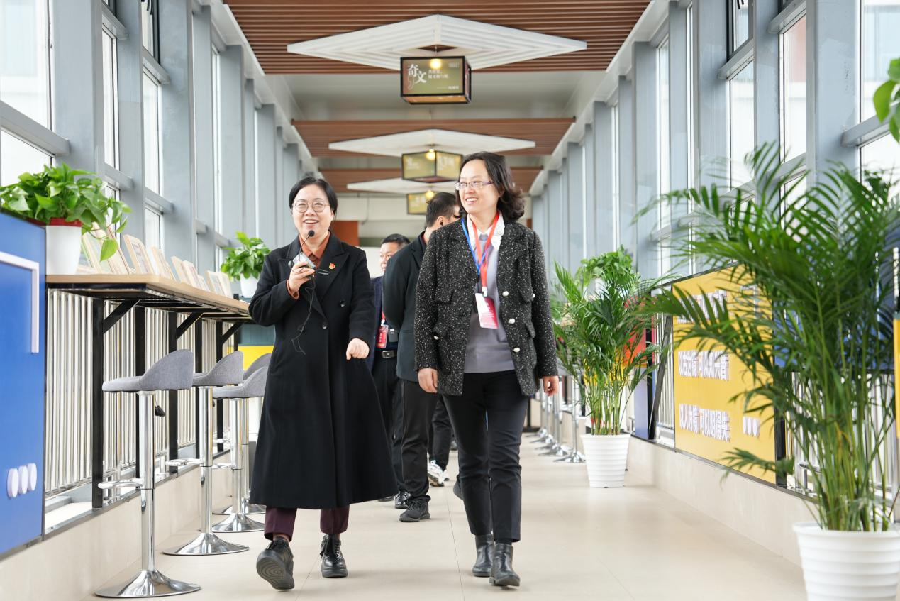 全省中小学“三个课堂”现场推进会在西咸新区召开_fororder_图片17