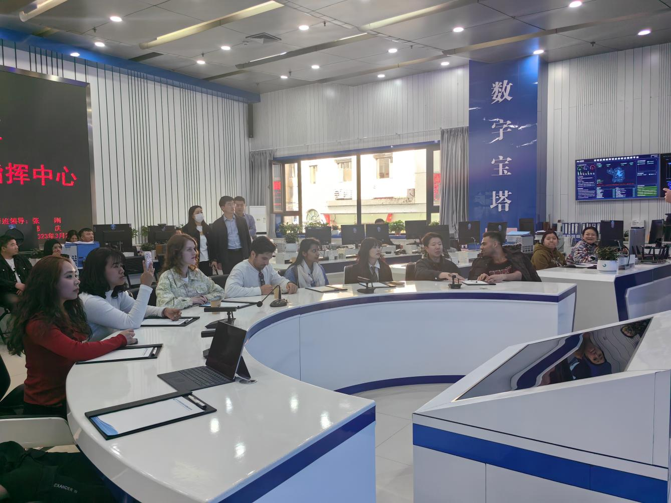 数读延安  多国“Z世代”青年寻找“数字画像”里的宝塔区_fororder_图片86