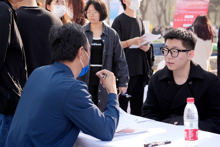 燕京理工学院举办大型校园招聘会：抢抓春招关键期，全力攻坚促就业