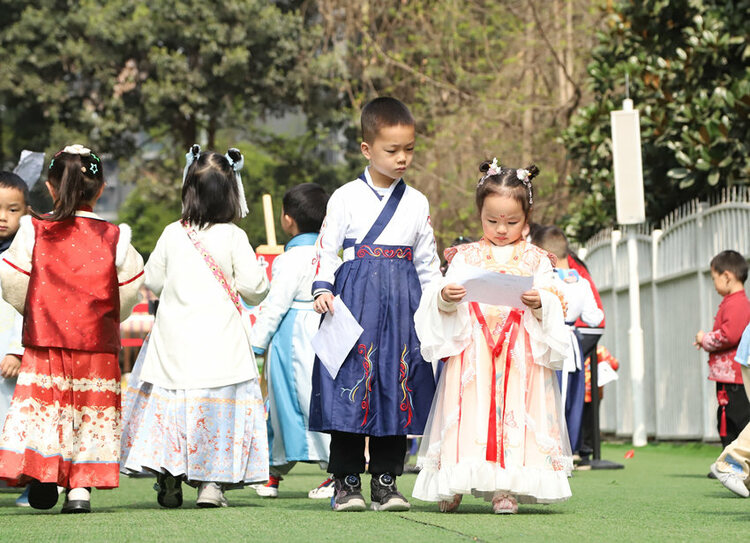 （转载）“手绘春天，艺满童年” 成都市第三幼儿园528园区开展传统文化艺术节活动_fororder_LOCAL16801598021285VID8QEAQX