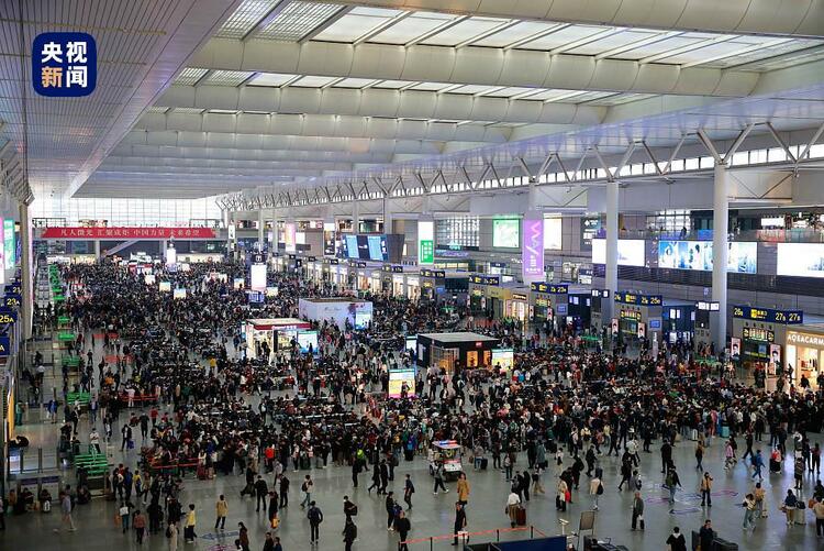 今天你领了吗？“五一”假期临近 各地消费券密集发放→