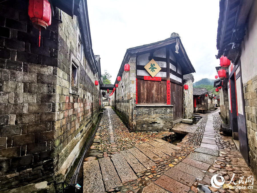 福建连城：培田新雨后  “客家庄园”入画来