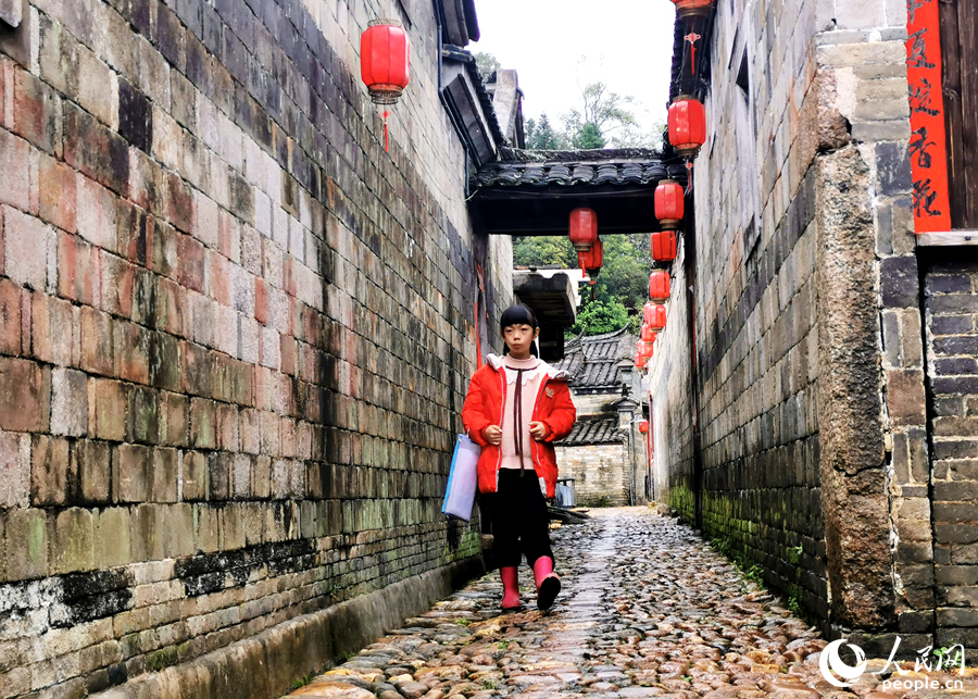 福建连城：培田新雨后  “客家庄园”入画来