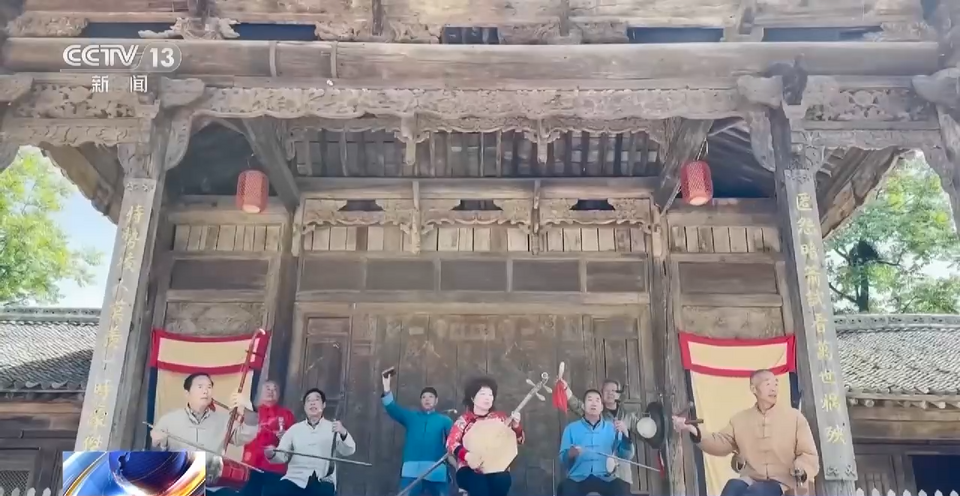 “国风”也浪漫 各地“五一”活动表演轮番登场