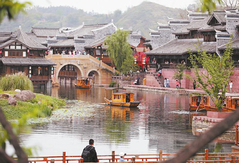 （转载）新场景新体验带动新消费 “五一”假期文旅消费“火”_fororder_33a24872818662ffb0c2dda88075afc9