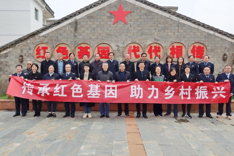 党员受教育 村民得实惠 沿河村红色文化游受热捧_fororder_图片1