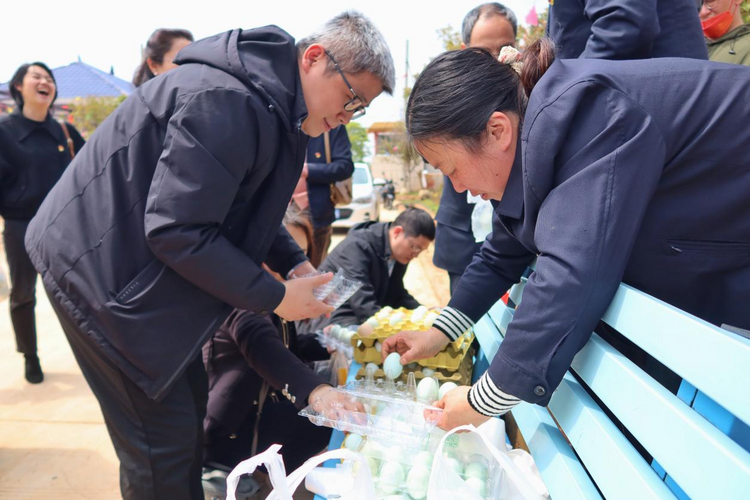 党员受教育 村民得实惠 沿河村红色文化游受热捧_fororder_图片2