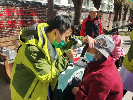 推动优质医疗资源下沉 沈阳卫健委走进社区送健康_fororder_图片102