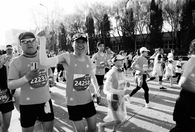 2023杨凌农科城马拉松赛昨开赛 1.8万名跑友激情畅跑_fororder_微信图片_20230410083226