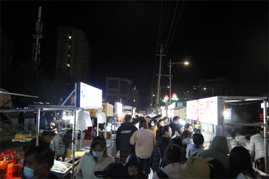 延吉市新村夜市 点燃城市“夜经济”_fororder_图片1