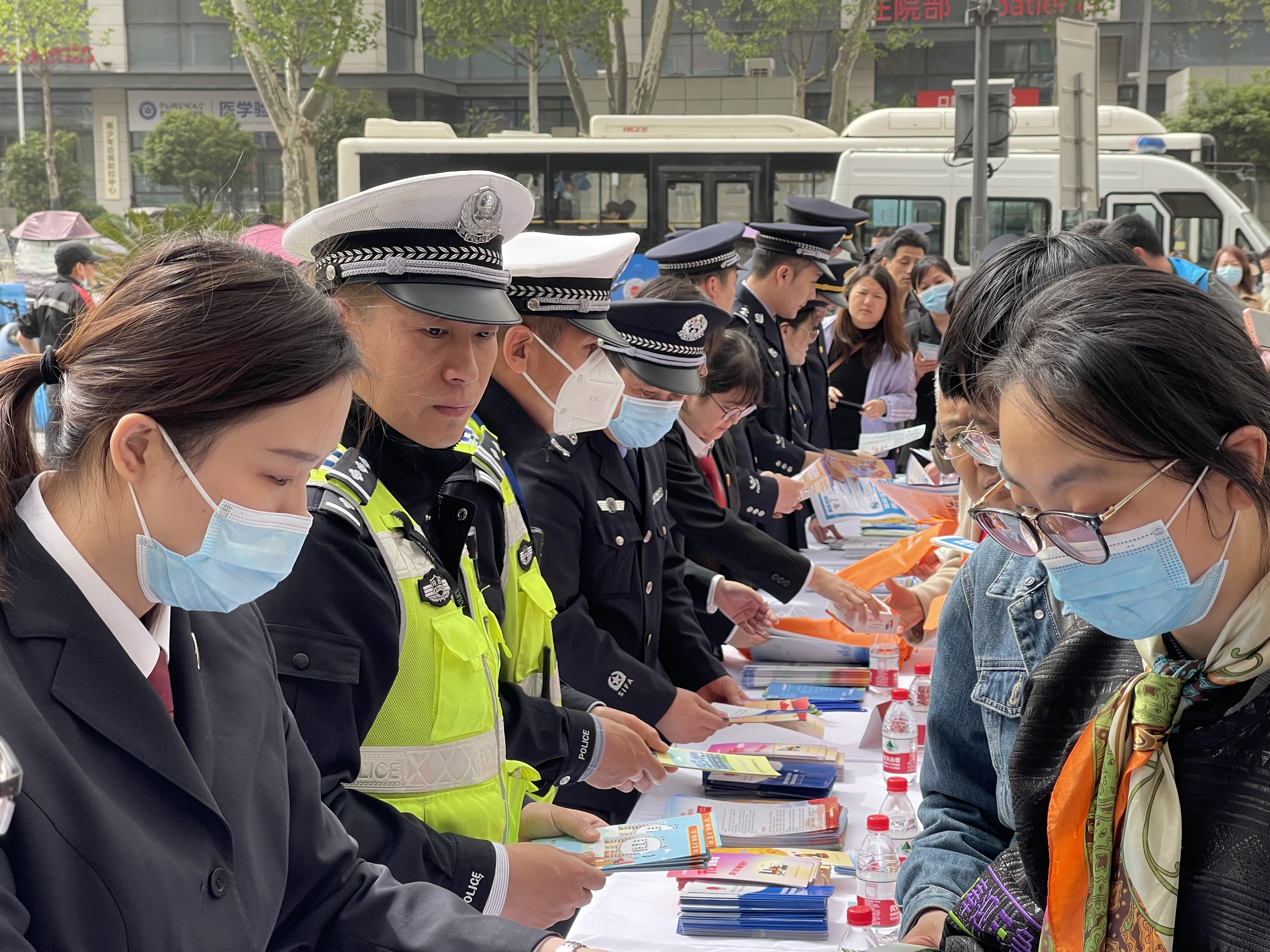 画好治理“同心圆”共铸幸福“平安扣”  胡家庙街道举行市域社会治理活动启动仪式_fororder_微信图片_20230411145316