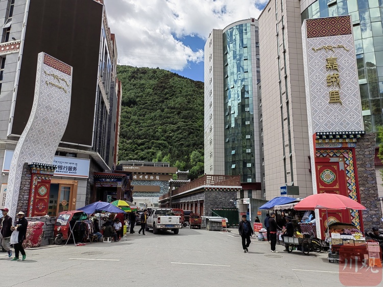 （转载）在净土阿坝看见美丽乡村⑨|马尔康查北村：昔日“城中村”将变明日“城中景”