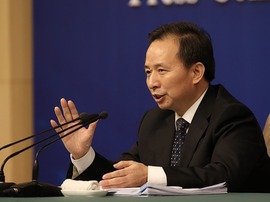 环保部部长李干杰回答记者提问