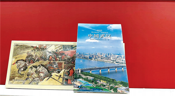 书香为媒 让世界爱上武汉 武汉精品图书亮相伦敦国际书展_fororder_03
