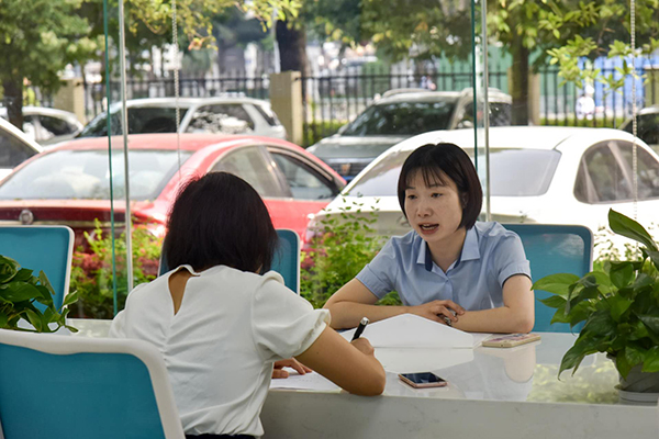 （张）稳就业 保民生 眉山洪雅举办2023年返乡农民工专场招聘会_fororder_招聘会现场-供图-洪雅县委宣传部（1）