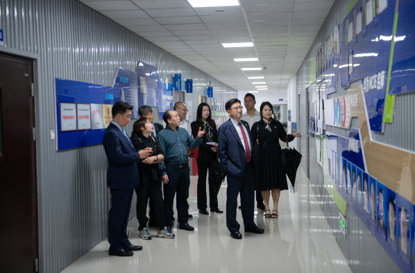 【原创】韩国京东大学、世翰大学代表团到访重庆电子工程职业学院_fororder_微信图片_20230419165012
