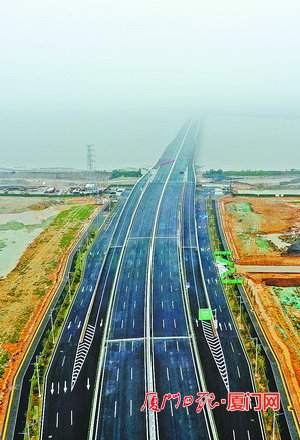 福建省首座双层跨海大桥 厦门溪东大桥4月20日通车