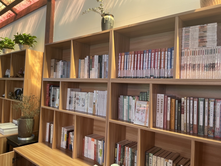 （转载）最美公园①丨“闻到”书香了吗？藏在公园里的书店来了