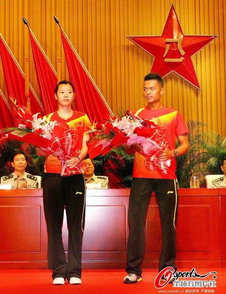 中国式冠军表彰:领导接见嘉奖 获奖金超百万