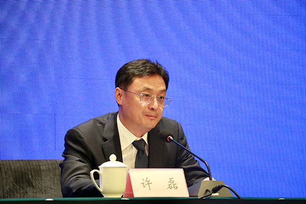 2022年阿坝州环境空气质量稳居全省第一名_fororder_阿坝州委常委、州政府常务副州长许磊在新闻发布会上发言-摄影-杨雯涵