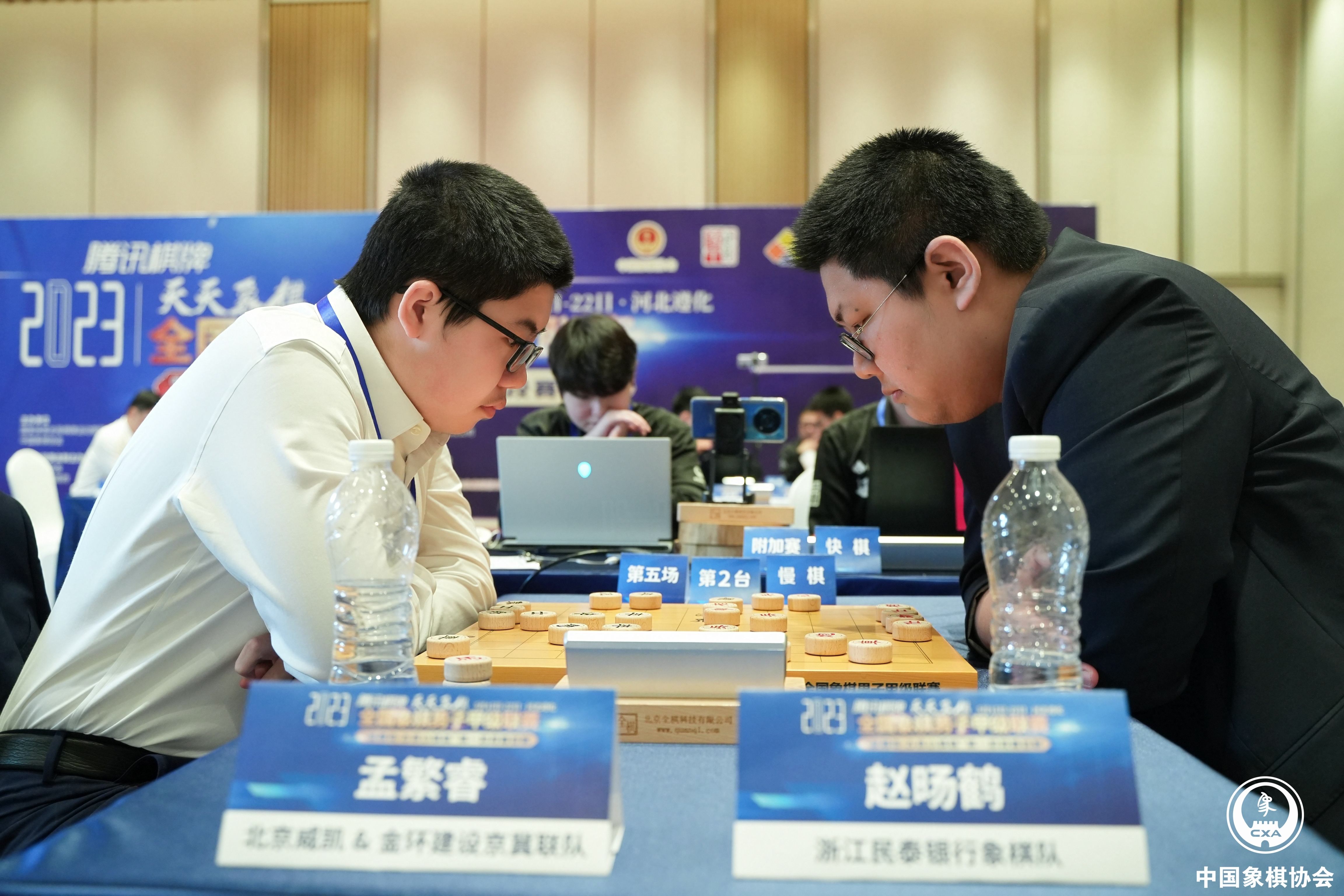 图片默认标题_fororder_京冀联队孟繁睿（左）对阵浙江民泰银行队赵旸鹤（右）  梅杰摄