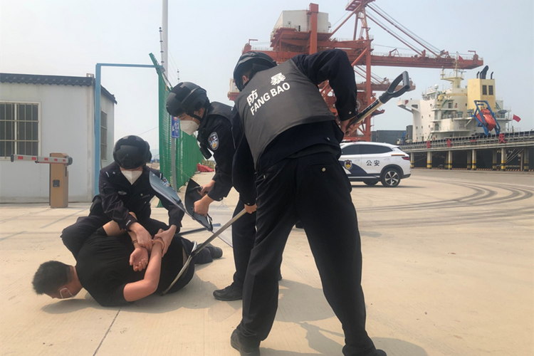 漳州边检站开展口岸应急处突演练_fororder_图片12