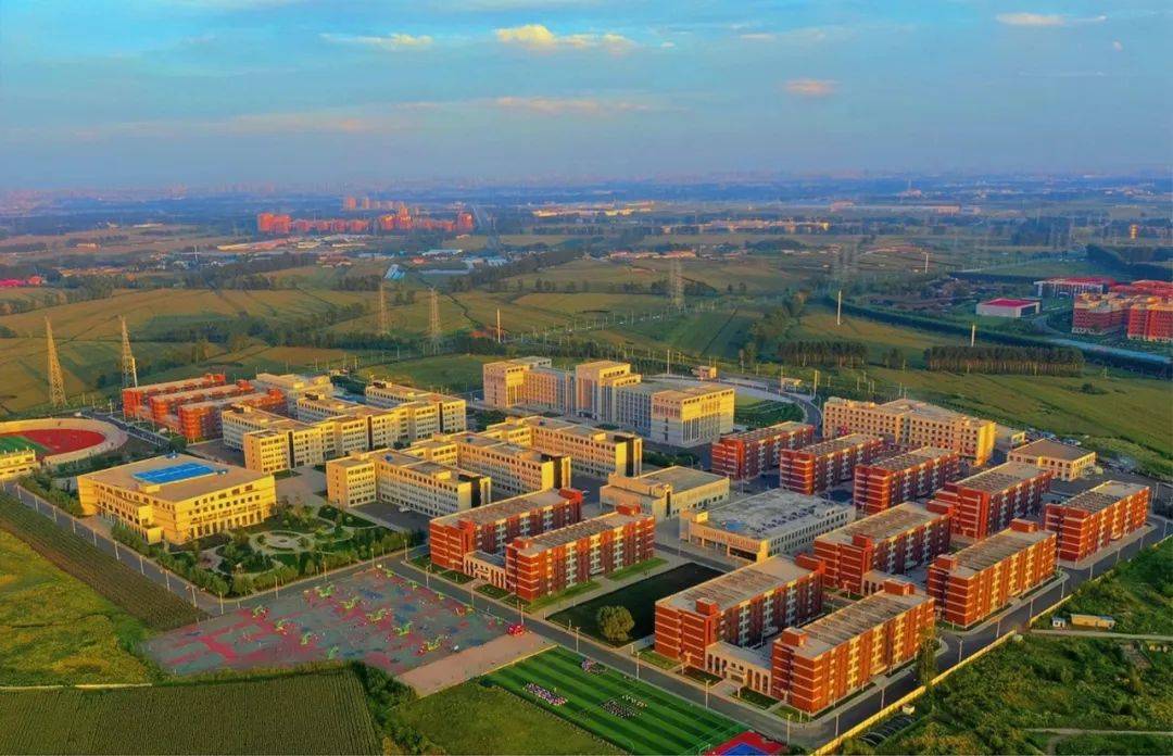长春电子科技学院问鼎2023中国电子通讯类民办大学排名首位