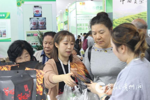 （社会）农交会爆款！贵州折耳根摇身一变成了休闲零食