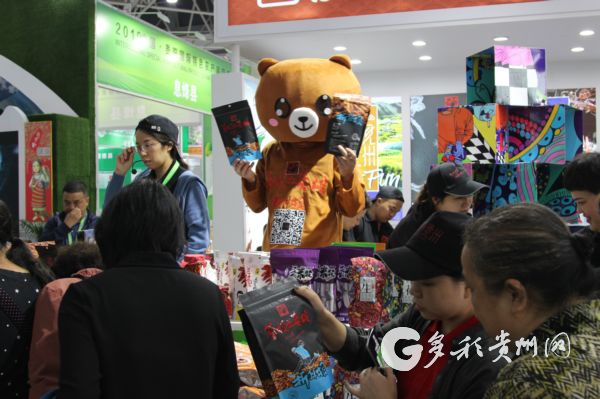 （社会）农交会爆款！贵州折耳根摇身一变成了休闲零食