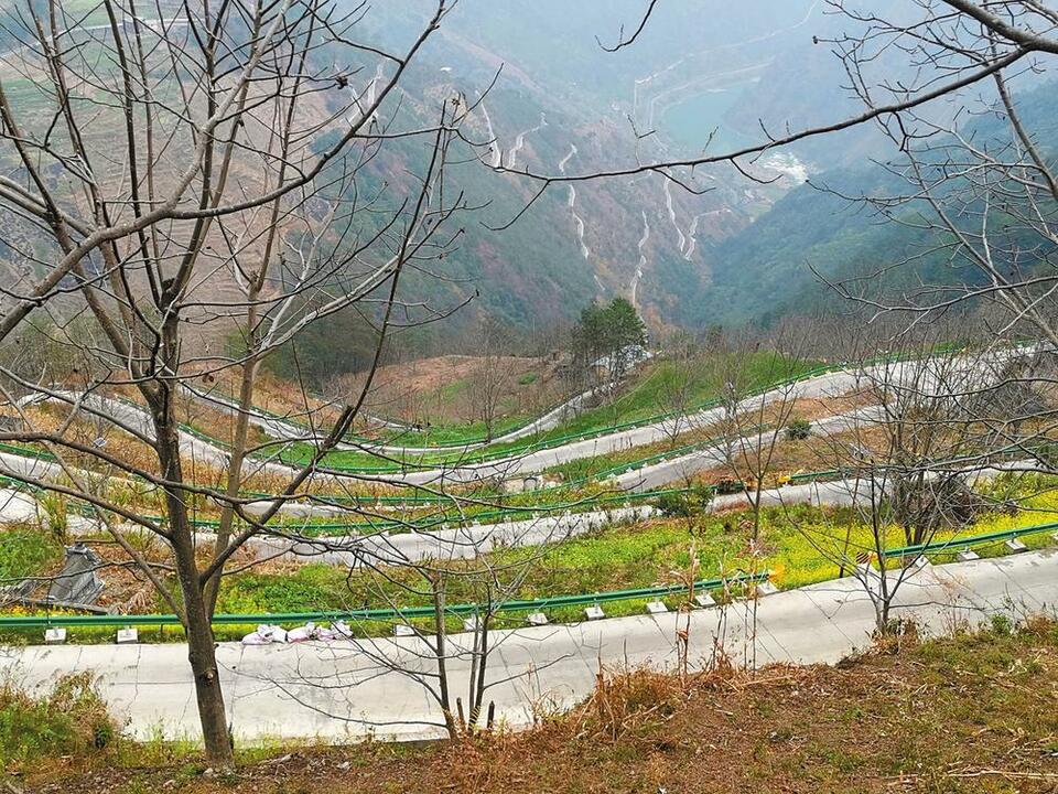 怒江泸水：安防工程为群众出行系上“安全带”_fororder_044