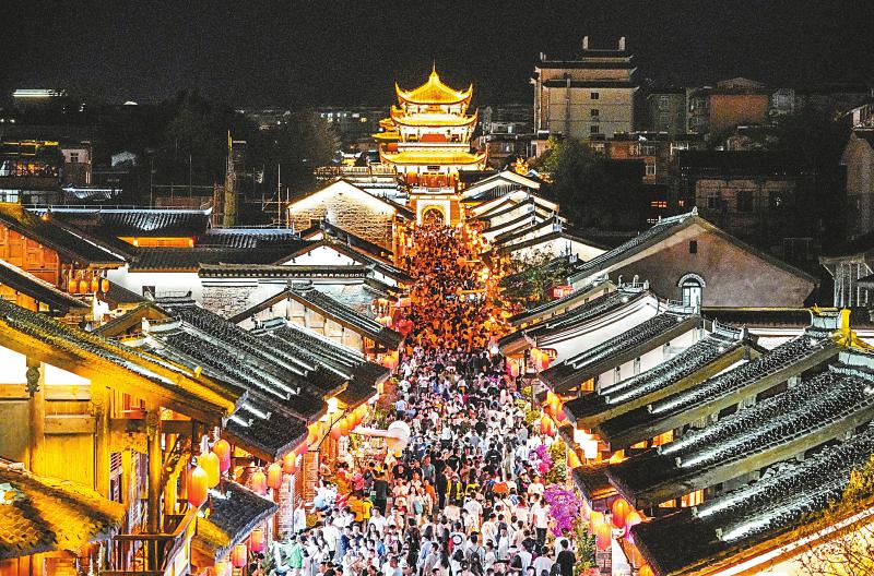 （转载）新场景新体验带动新消费 “五一”假期文旅消费“火”_fororder_a2b536d8264d2500572a5f753b84d687