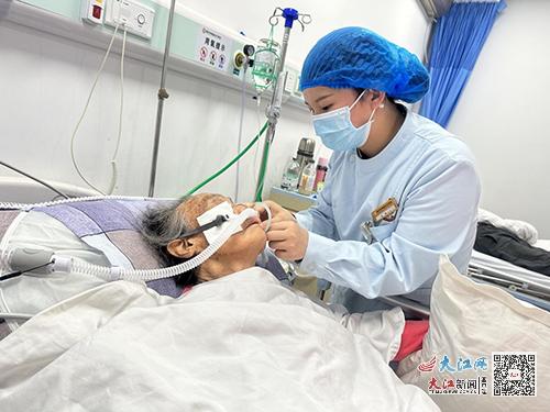 赣县区：五一劳动节最美“医”瞬间
