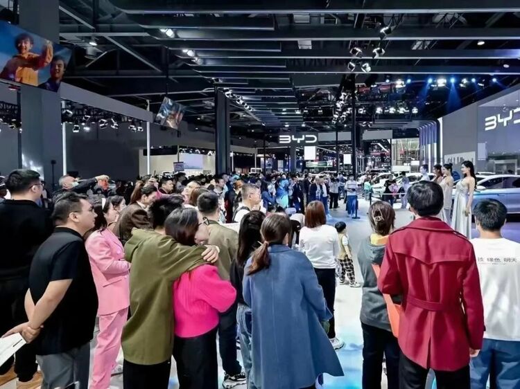 五一假期发放消费券逾1.7亿，江西商贸消费强劲复苏_fororder_1-1