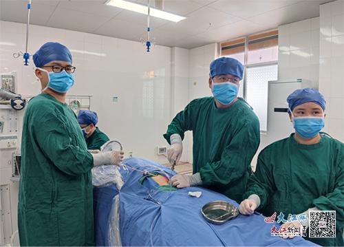 赣县区：五一劳动节最美“医”瞬间