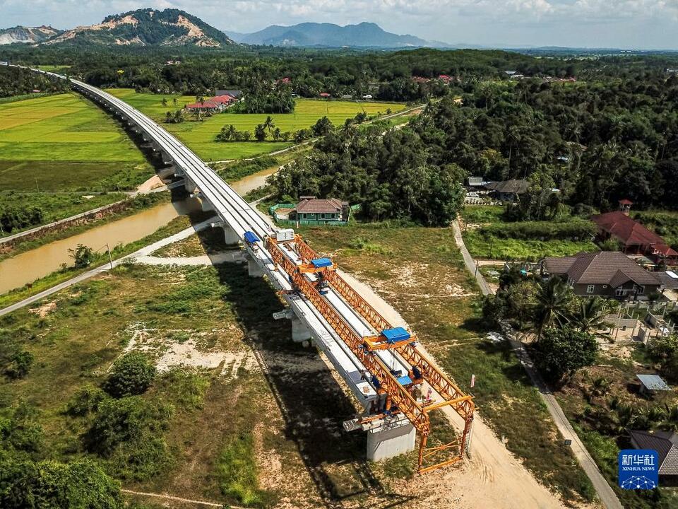 通讯：让青春在“一带一路”闪亮——记马东铁青年突击队