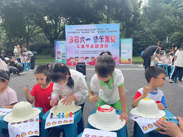 （张）泸州江阳:多彩六一 快乐集结_fororder_绘制创作中-摄影-秦月