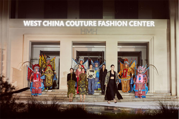 中国西部高级定制周“当东方遇见西方”大秀圆满闭幕_fororder_未标题-2