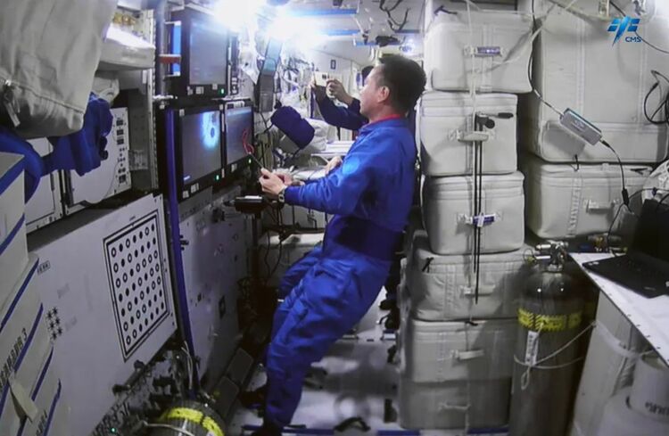 天舟六号货运飞船与空间站组合体完成交会对接