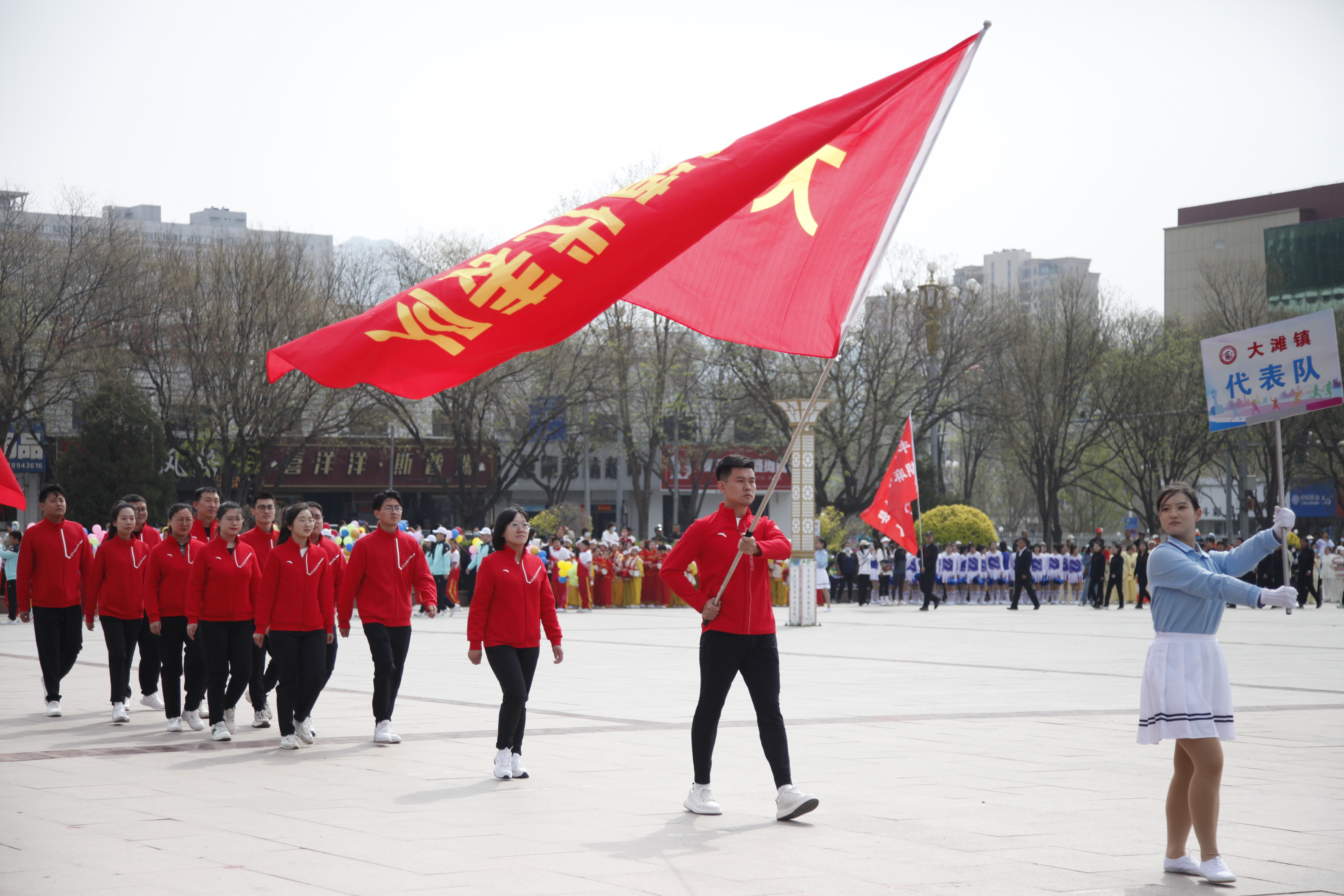图片默认标题_fororder_运动员方队入场 程晖摄.JPG