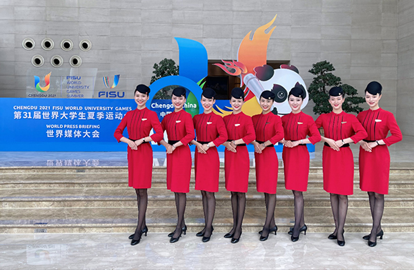 参与保障世界媒体大会 “川航大运礼仪”获好评_fororder_“川航大运礼仪”-供图-成都大运会执委会宣传部_1_