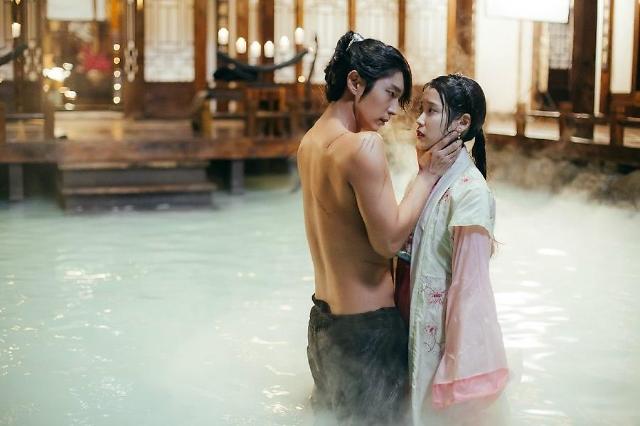 李准基IU韩版《步步惊心》在华反响热烈 播出两天点击量接近3亿次