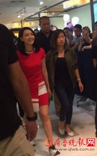 高圆圆未PS长这样 年龄似少女不过身高也就162