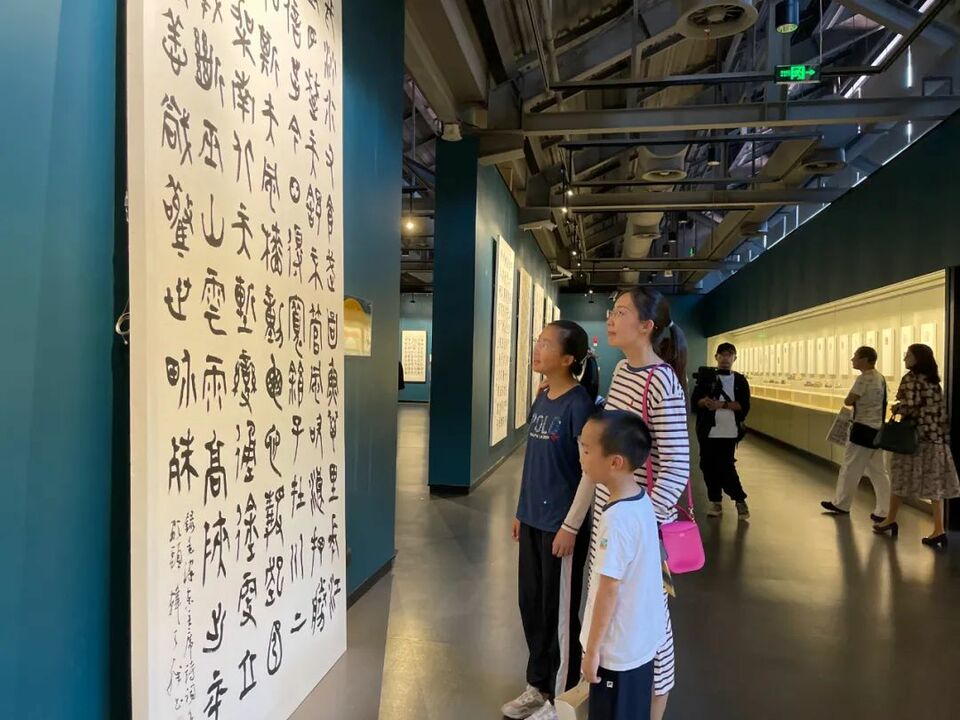 “摩挲钟鼎 陶写本心——韩天雍篆书篆刻新作展”在韩天衡美术馆揭幕