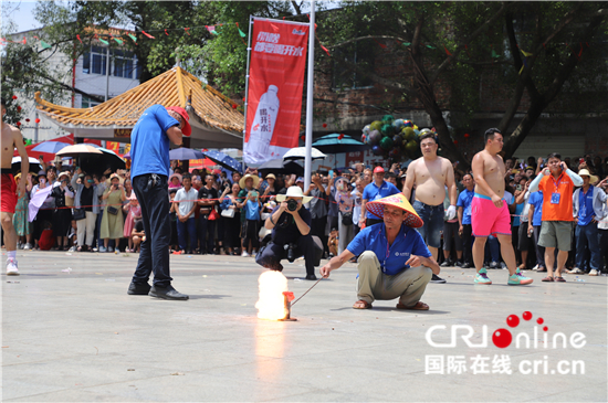 融水和睦百年民俗花炮节：传统文化点燃乡村振兴新活力_fororder___172.100.100.3_temp_6019_1_6019_1_1_add8d2ff-4954-4cd0-b936-5ecb01d43b1b.JPG