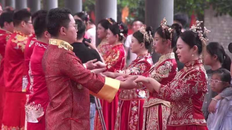 江西：50对新人以文明婚礼定格浪漫瞬间_fororder_13-2