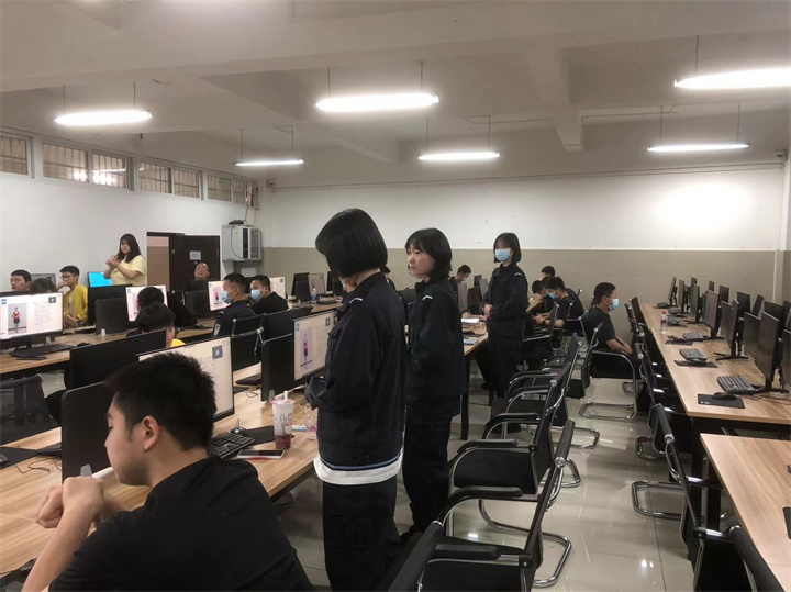 志愿者整装待发！数博会电竞馆全力“备战”