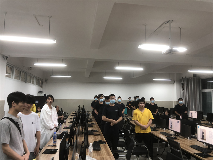 志愿者整装待发！数博会电竞馆全力“备战”