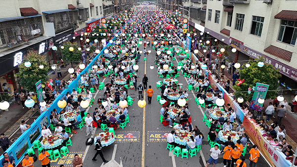 （张）2023宜宾江安四面山首届龙虾美食音乐文化周启动_fororder_四面山小龙虾品鉴现场-摄影-邓婷婷